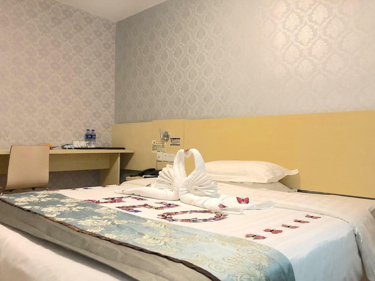 Jia Mei Xin Holiday Hotel Baiyun Airport Branch Guangzhou Buitenkant foto